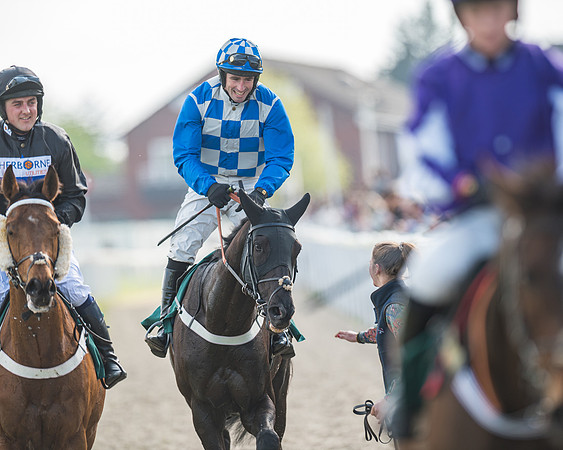 Race 1 - The open Hunter chase  (84 of 95)