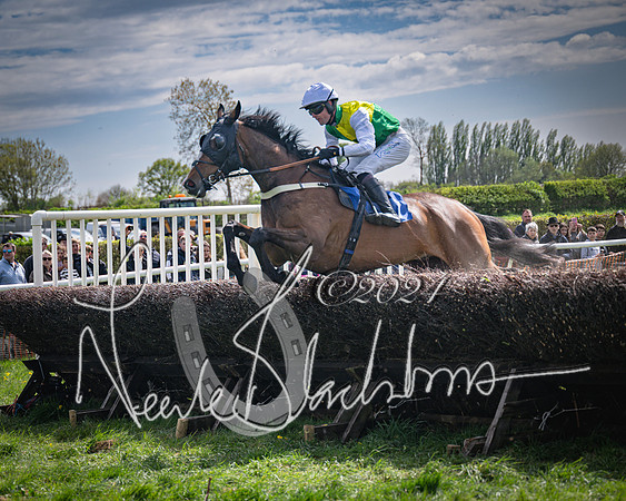 Race 2 - The Elliott of London maiden race (97 of 137)