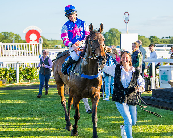 Race 5 - White Swan Hotel Handicap (59 of 80)
