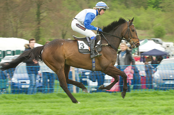 Kimblewick Hunts Point to Point at Kingston Blount Racecourse on Saturday 12th April 2014 Race 1 Confined Hunts Race.