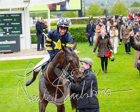 Race 5 - Mares Open  (94 of 129)