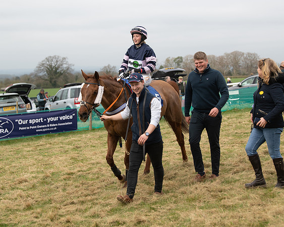 Race 2 - Veteran Horse (127 of 153)