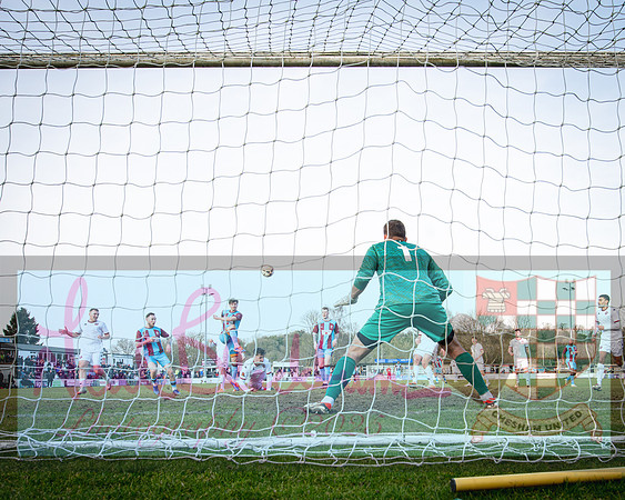 Chesham Utd 1 v Truro 4 (328 of 356)