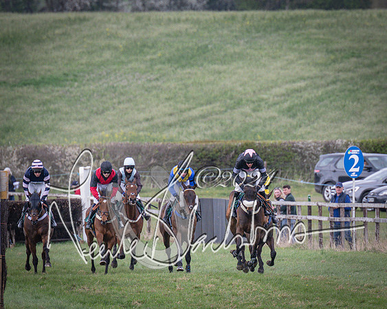 Race 3 - 5 years old and Over Maiden Race (35 of 130)
