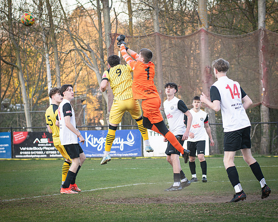 Game 1 - Kings Langley 0 v 3 Young Generals (19 of 259)-Enhanced-NR-2