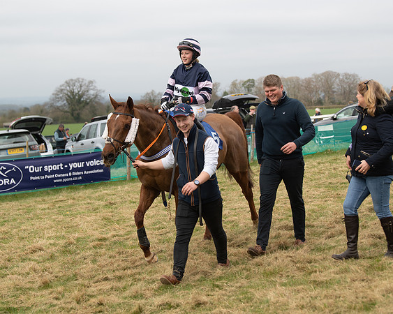 Race 2 - Veteran Horse (128 of 153)
