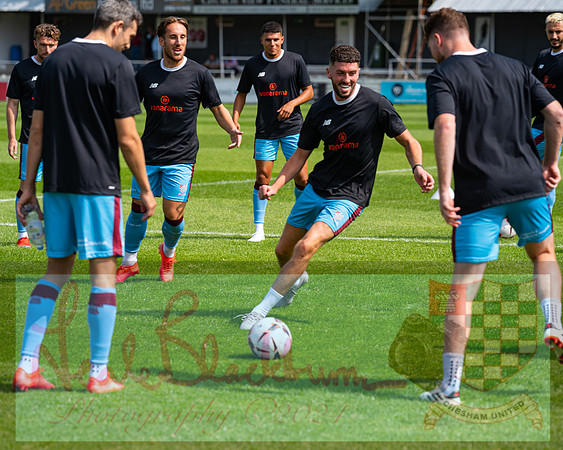 Chesham Utd v Borehamwood (10 of 458)
