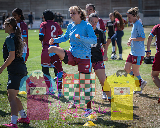 Chesham United 0 v 4 London Bees (8 of 457)