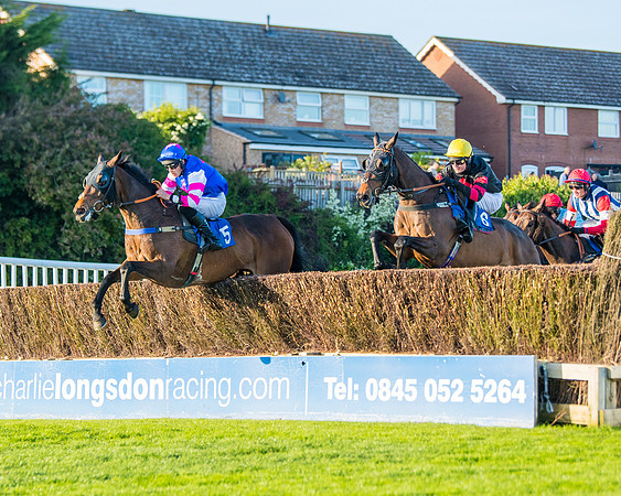 Race 5 - White Swan Hotel Handicap (22 of 80)