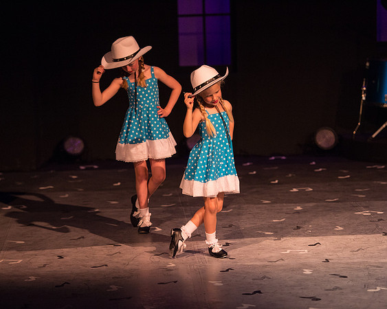 Maggie Monk - Act 2 - 11.Banjos (2 of 70)