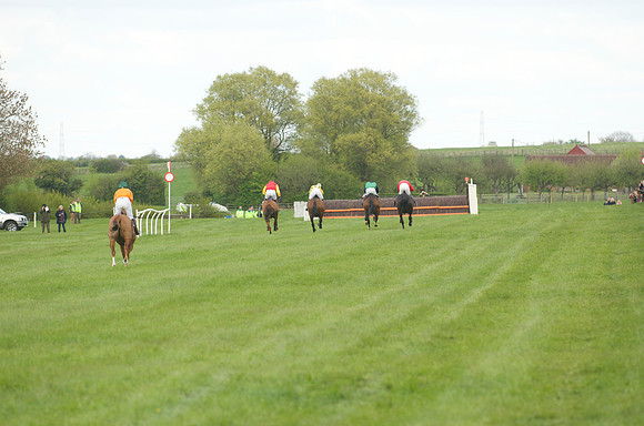 Kimblewick at Kimble Restricted Race