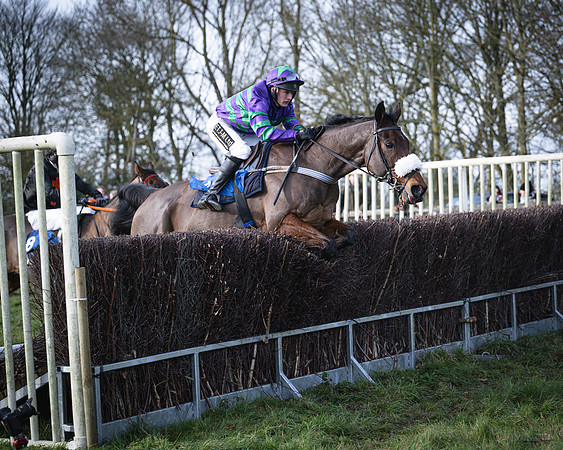 Race 3 - Novice Riders (90 of 122)