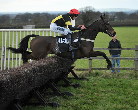 TVRC - Young Hose Maiden - Div 1