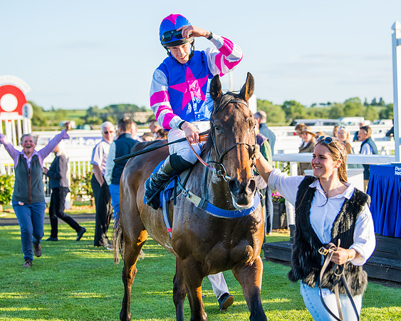 Race 5 - White Swan Hotel Handicap (62 of 80)