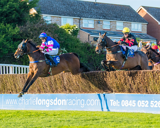 Race 5 - White Swan Hotel Handicap (23 of 80)