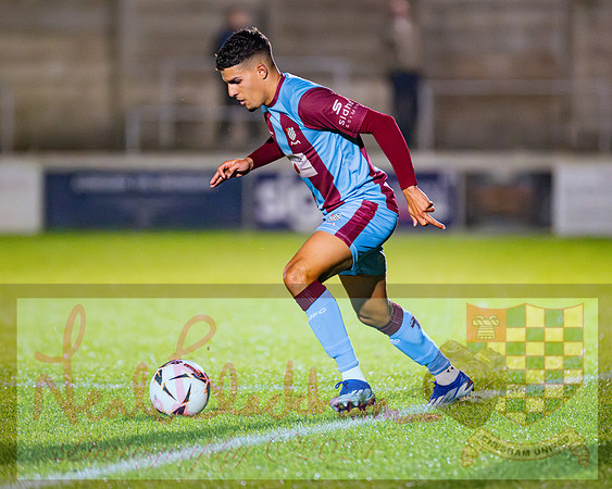 Chesham Utd 3 v 1 Chippenham Town (184 of 416)
