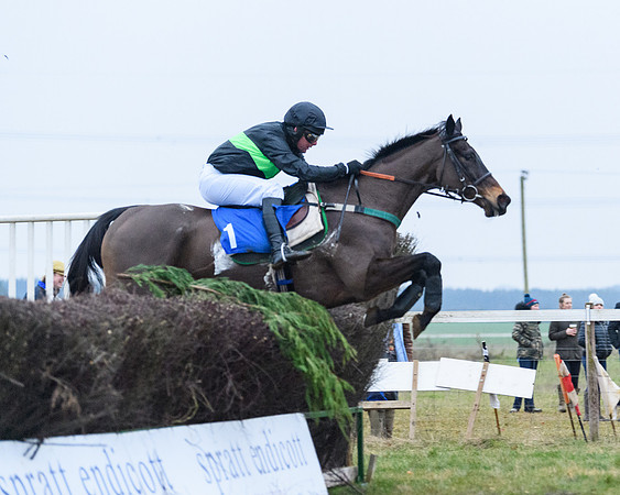 Race 8 - Oprn Maiden Div 2 (61 of 108)