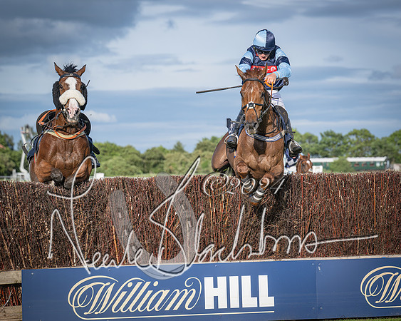 Race 3 - The pointtopoint.co.uk champion novices’ Hunter Chase (114 of 140)