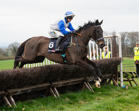 Race 5 - The Ineos Home Counties Grand National (45 of 133)