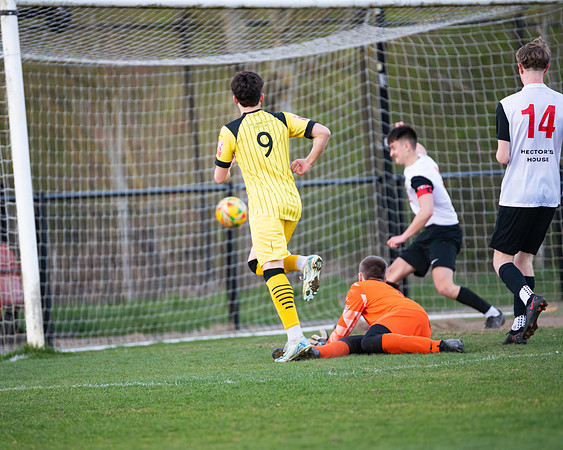 Game 1 - Kings Langley 0 v 3 Young Generals (105 of 259)-Enhanced-NR