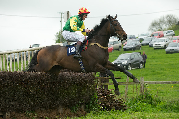 Race 7 - 2m4f Maiden 36