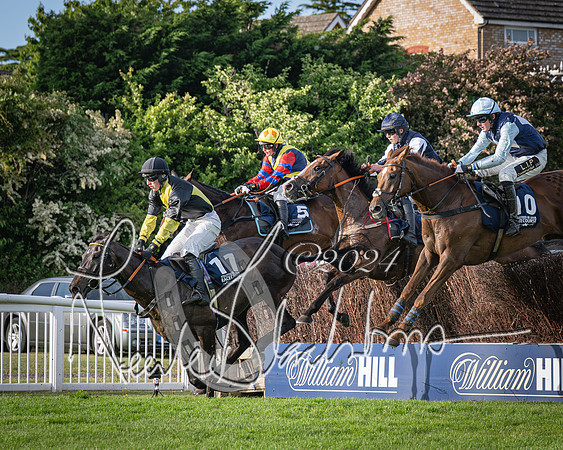Race 3 - The pointtopoint.co.uk champion novices’ Hunter Chase (97 of 140)