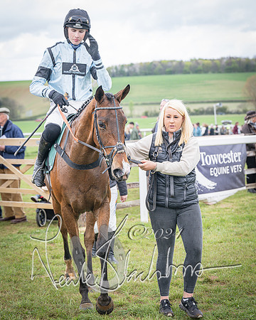 Race 2 - Tattersalls Cheltenham 4 year old Maiden (75 of 85)