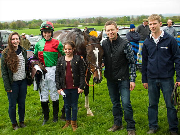 Kimblewick Hunts Point to Point at Kingston Blount Racecourse on Saturday 12th April 2014 Race 1 Confined Hunts Race.