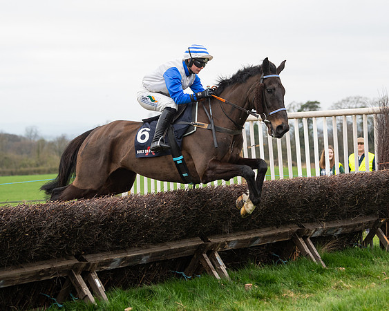 Race 5 - The Ineos Home Counties Grand National (44 of 133)