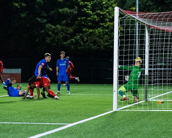 Rams 1 v 0 Hartley Wintney -32