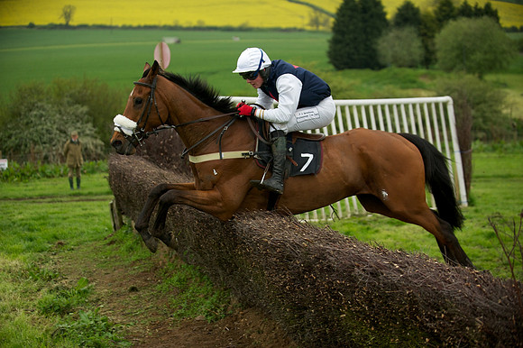 Race 7 - 2m4f Maiden 41