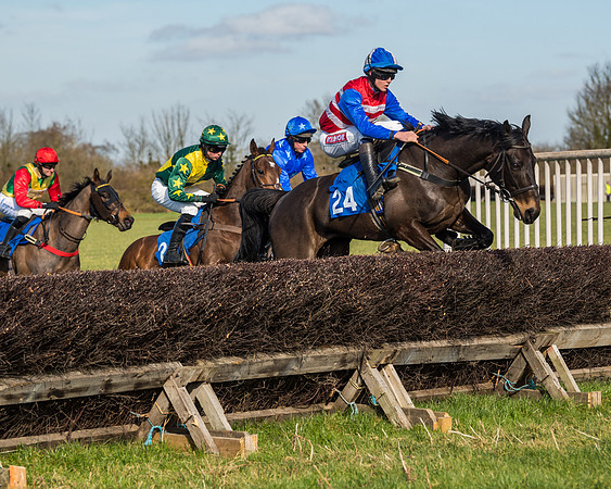 Race 1 - Open Maiden Division 1 (71 of 170)