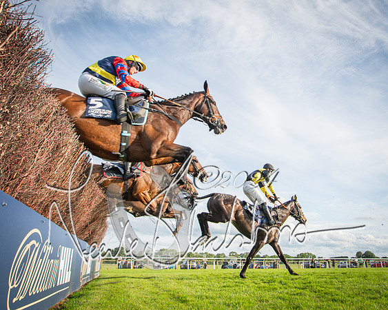 Race 3 - The pointtopoint.co.uk champion novices’ Hunter Chase (95 of 140)