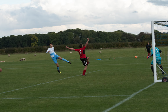 AFC Oaklands 2 v 1 Bengeo Trinity - Warm Up (59 of 297)