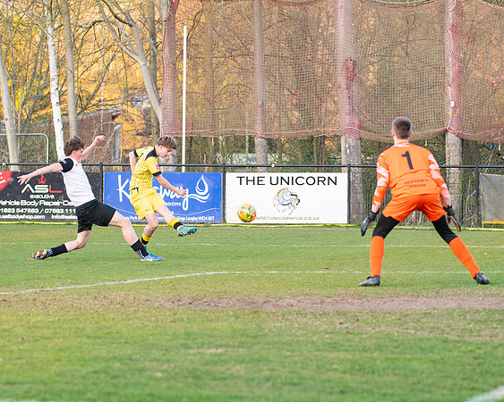Game 1 - Kings Langley 0 v 3 Young Generals (34 of 259)-Enhanced-NR