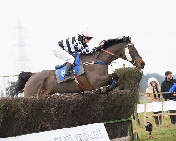 Race 3 - Novice Riders Race (99 of 180)