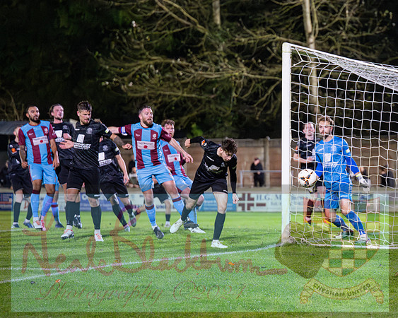 Chesham Utd 3 v 1 Chippenham Town (142 of 416)