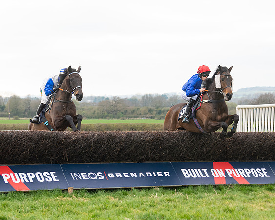 Race 5 - The Ineos Home Counties Grand National (48 of 133)