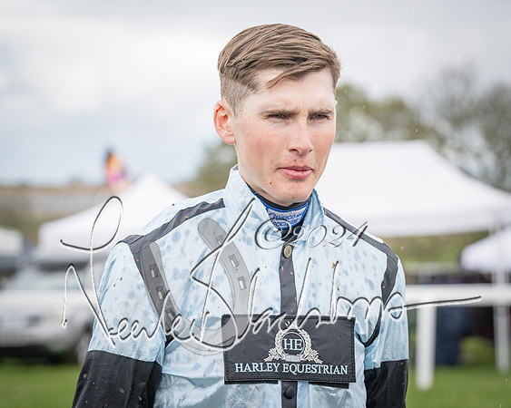Race 2 - Tattersalls Cheltenham 4 year old Maiden (84 of 85)