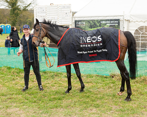 Race 5 - The Ineos Home Counties Grand National (105 of 133)