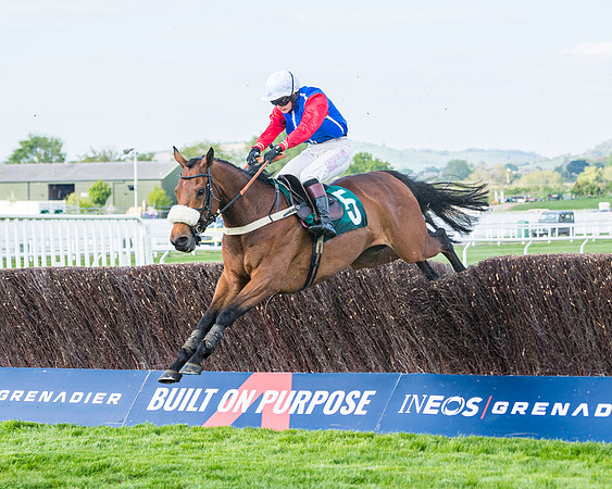 Race 1 - The open Hunter chase  (63 of 95)