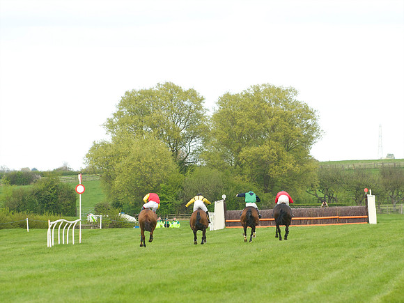 Kimblewick at Kimble Restricted Race