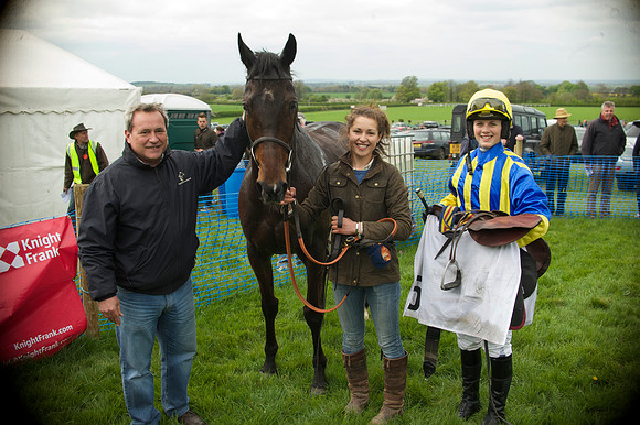 Kimblewick Point to Point at Kingston Blount Racecourse on Saturday 12th April 2014