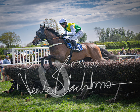 Race 2 - The Elliott of London maiden race (98 of 137)