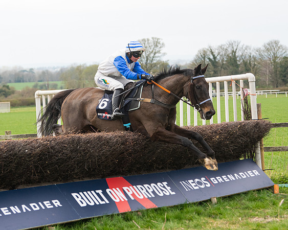Race 5 - The Ineos Home Counties Grand National (72 of 133)