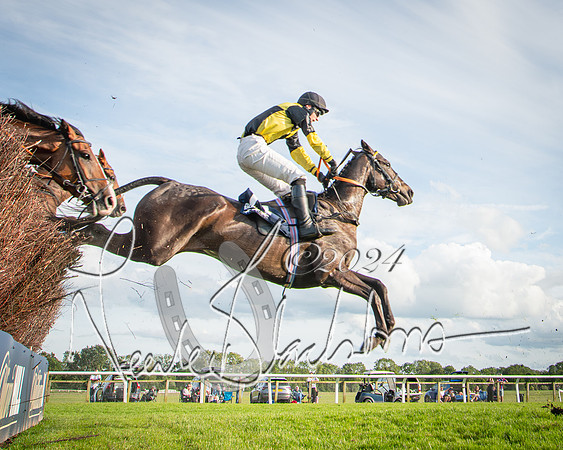 Race 3 - The pointtopoint.co.uk champion novices’ Hunter Chase (91 of 140)