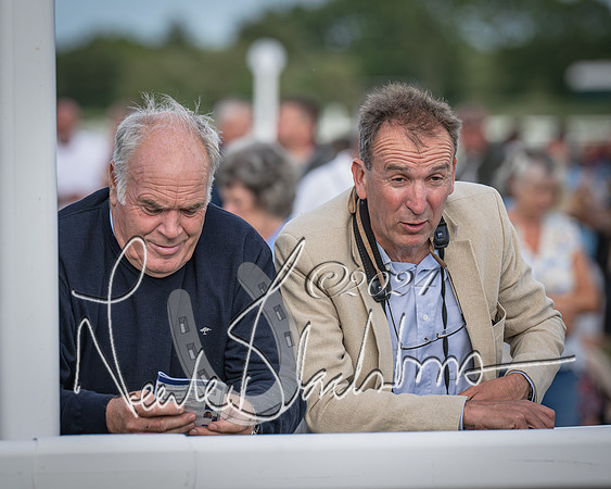 Race 3 - The pointtopoint.co.uk champion novices’ Hunter Chase (8 of 140)