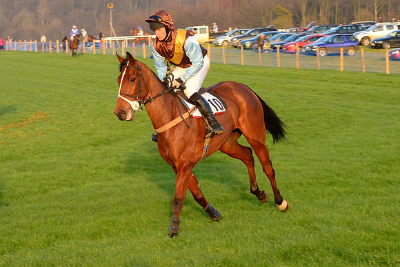 Race 7 - Redmills Intermediate  20