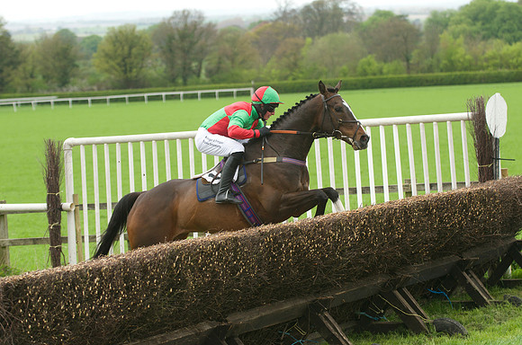 Kimblewick Hunts Point to Point at Kingston Blount Racecourse on Saturday 12th April 2014 Race 1 Confined Hunts Race.