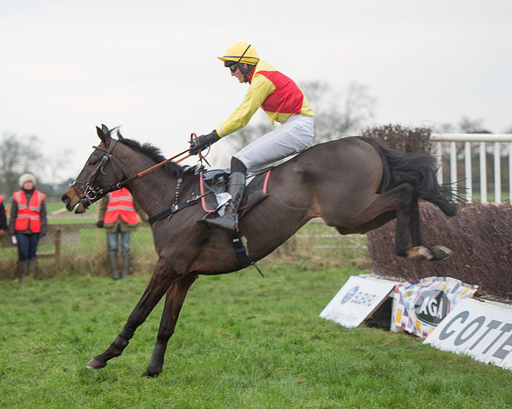Race 6 - 2m4f Maiden 49